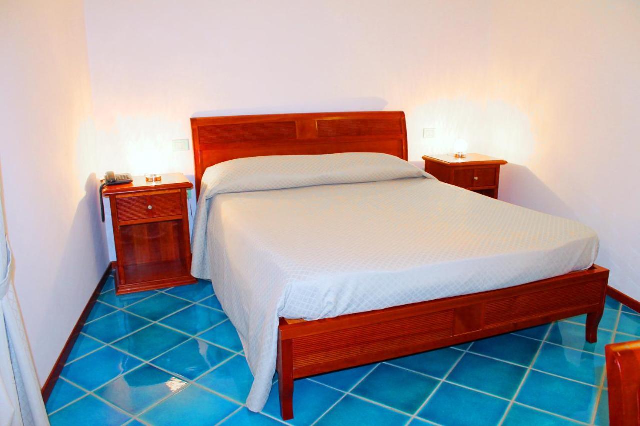 Hotel Pisacane Сапри Экстерьер фото