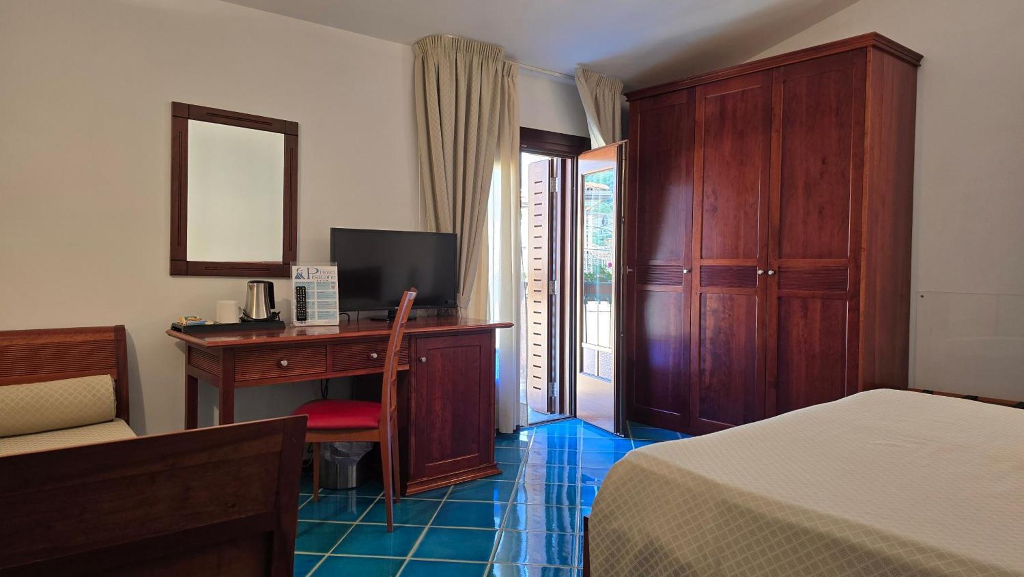 Hotel Pisacane Сапри Экстерьер фото
